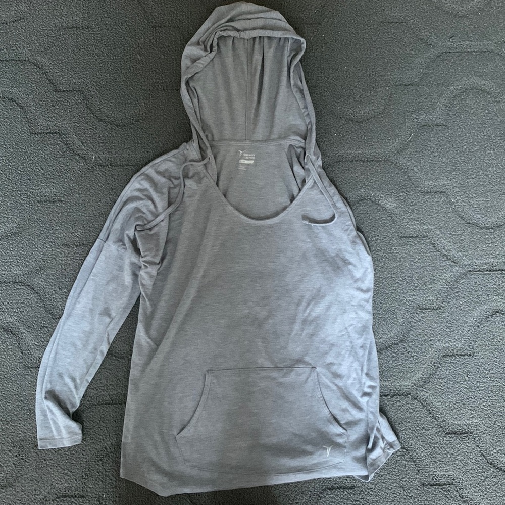 Old navy active hooded long sleeve. Size L